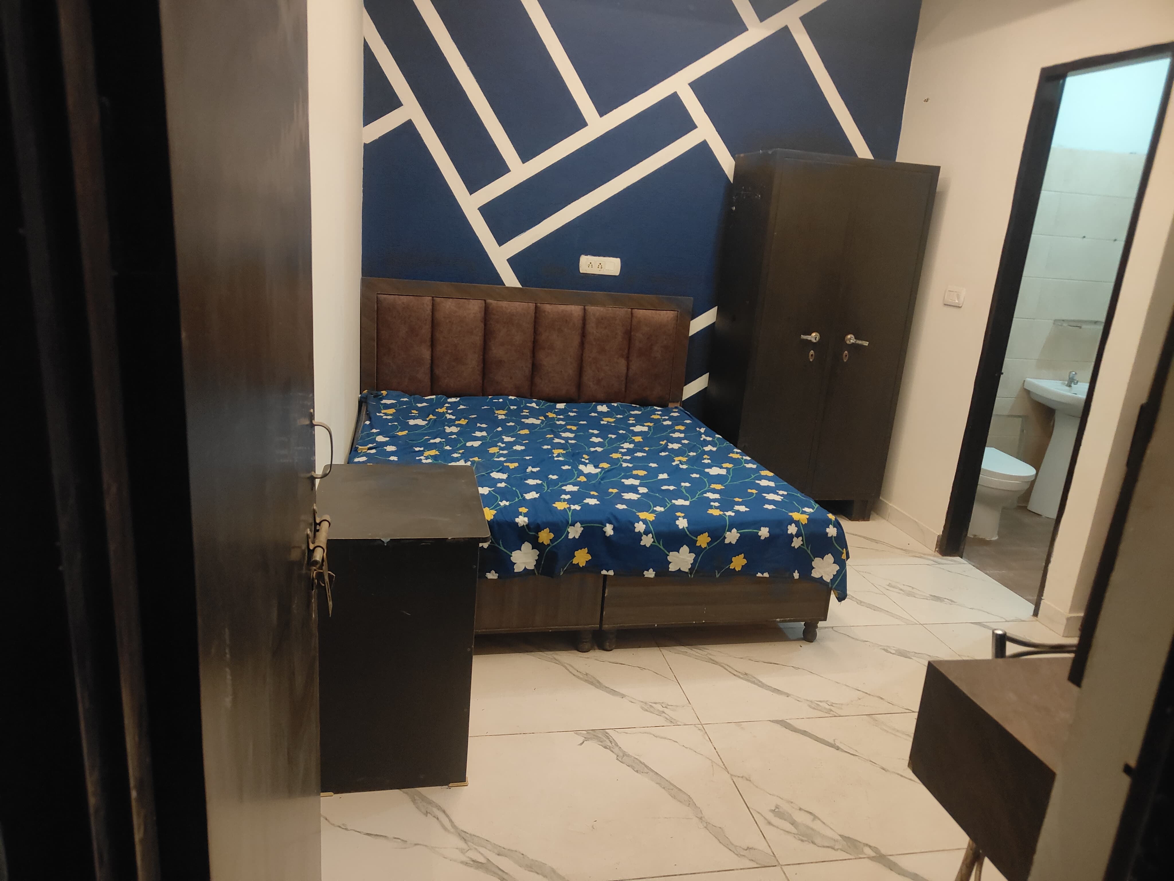 Sukhman Appartment R-2